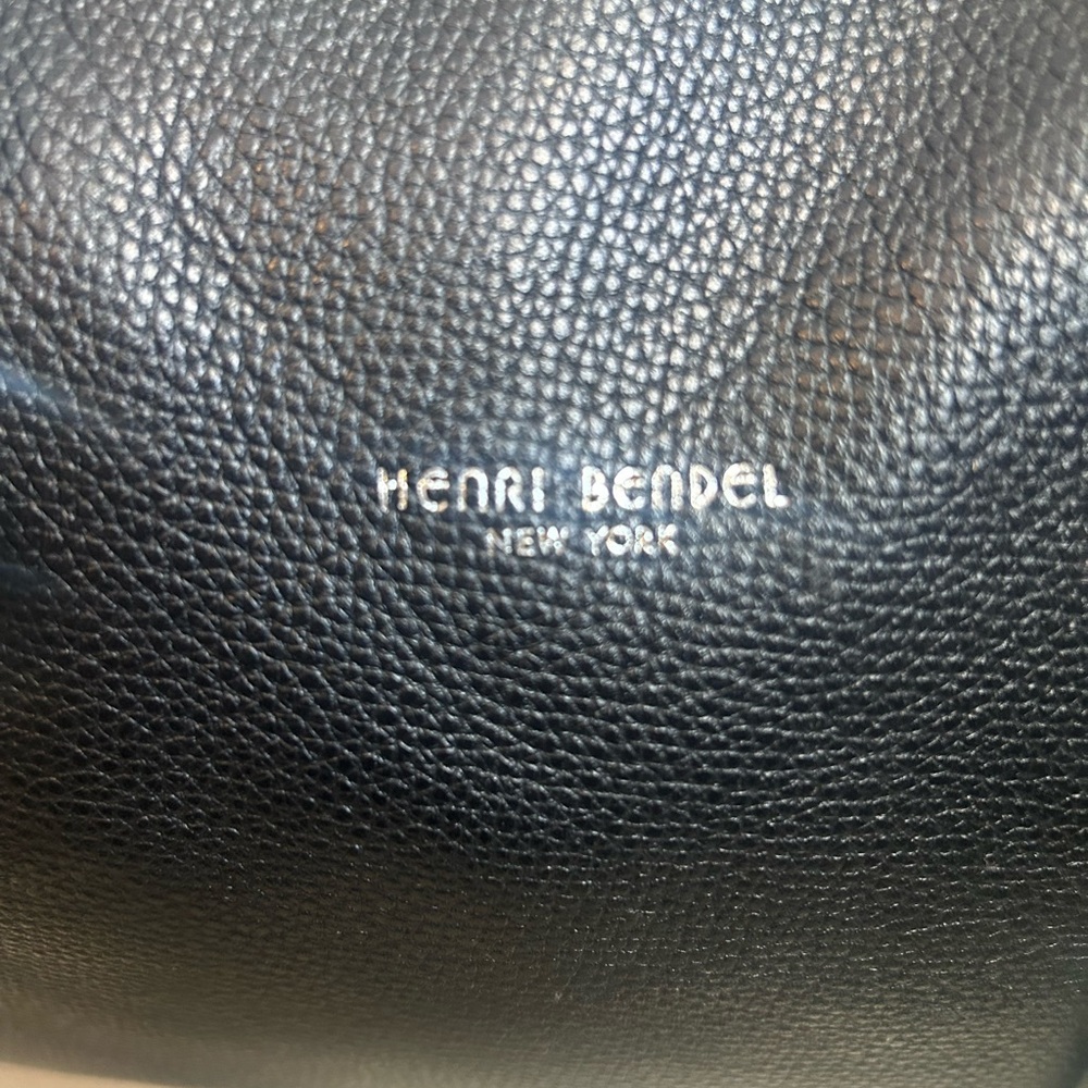 Henri Bendel Bag Chic Spruce Street Satchel Henrino longer available online - Picture 3 of 14